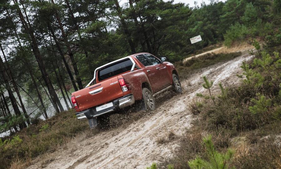  Toyota Hilux 4x4 Special Edition Double Cab 2018 года  (фото 3 из 26)